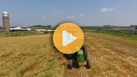 JOHN DEERE 4230 Tractor Forage Harvesting Oats