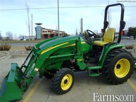 2006 John Deere 3320				