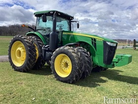 2011 John Deere 8335R				