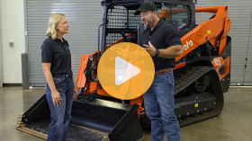 Easy maintenance on the Kubota SVL75-3