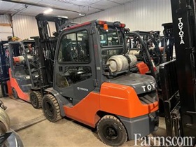 2015 Toyota 9000lbs Forklift				